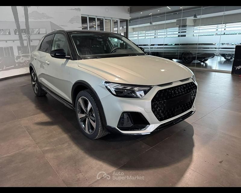 Nuova Audi A1 116 CV (85 kW) 2026 Argento SUV