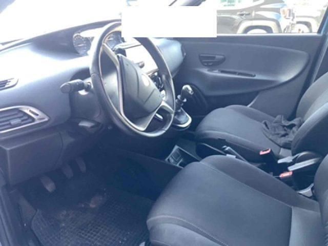 Usata Lancia Ypsilon Gold 69 CV (50 kW) 2022 Blu Utilitaria