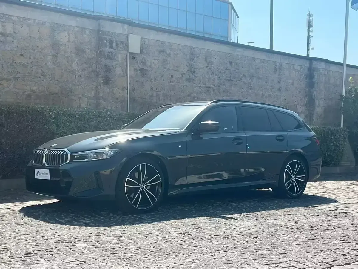 Usata BMW 320 M Sport 190 CV (139 kW) 2024 Grigio Station wagon