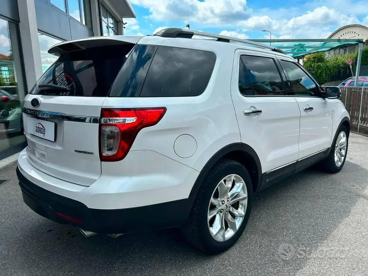 Usata Ford Explorer XLT 230 CV (169 kW) 2015 Bianco SUV