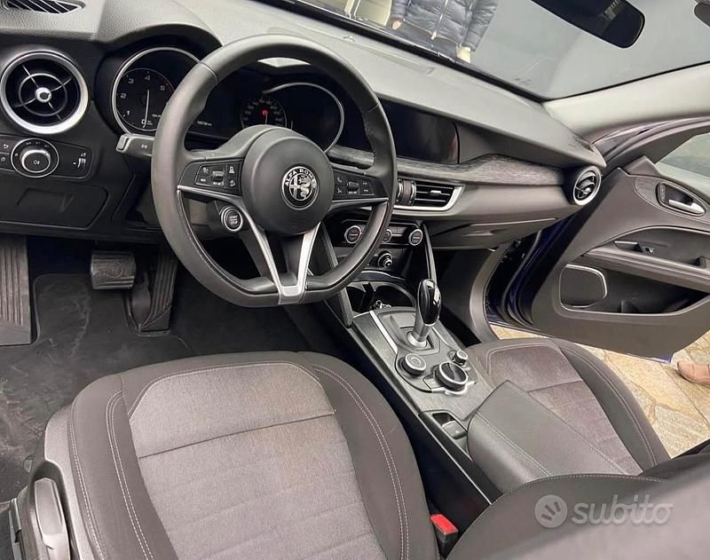 Usata Alfa Romeo Stelvio 190 CV (139 kW) 2019 Blu SUV