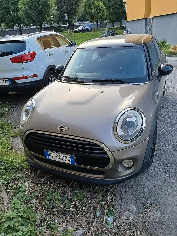 Usata Mini Cooper 116 CV (85 kW) 2016 Grigio Utilitaria