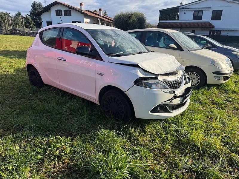Bianco Usata 2021 Lancia Ypsilon S Due volumi | 7490 € (Super prezzo) - Immagine 1/4