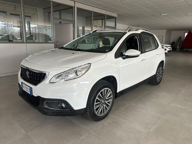 Usata Peugeot 2008 Active 100 CV (73 kW) 2017 Bianco SUV