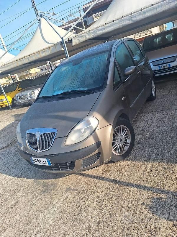 Usata Lancia Musa 2007 Grigio Monovolume