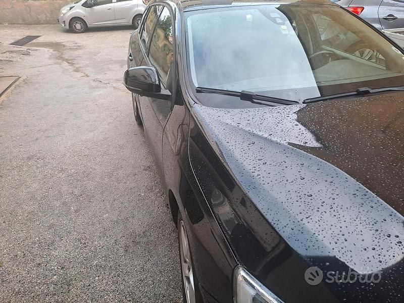 Usata Volvo V60 120 CV (88 kW) 2016 Nero Station wagon