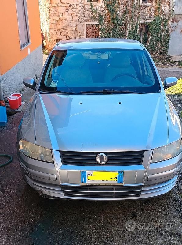 Grigio Usata 2007 Fiat Stilo Tre volumi | 400 € (Super prezzo) - Immagine 1/4
