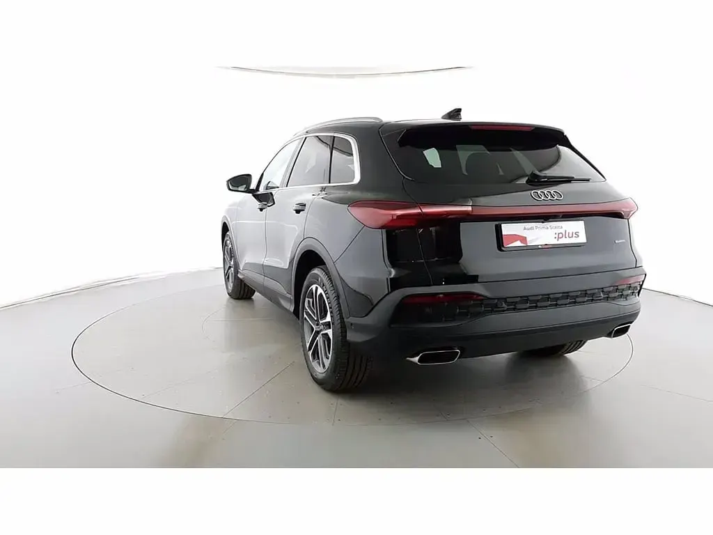Usata Audi Q5 Business 204 CV (150 kW) 2025 Nero mito metallizzato SUV