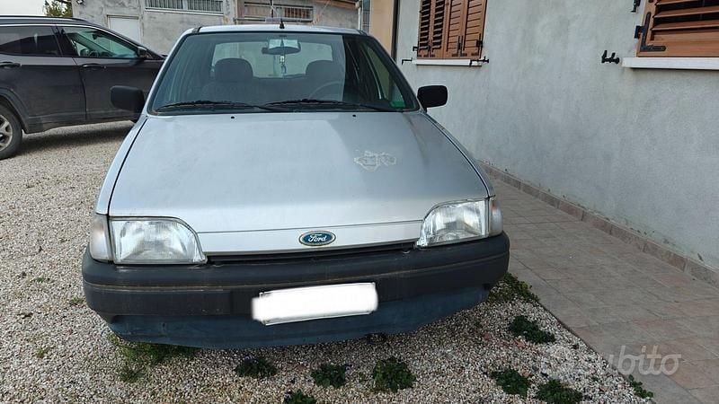 Usata Ford Fiesta 1995 Grigio Utilitaria
