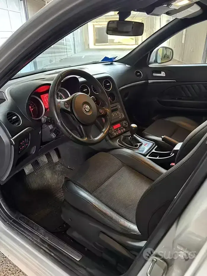 Usata Alfa Romeo 159 170 CV (125 kW) 2011 Grigio Berlina