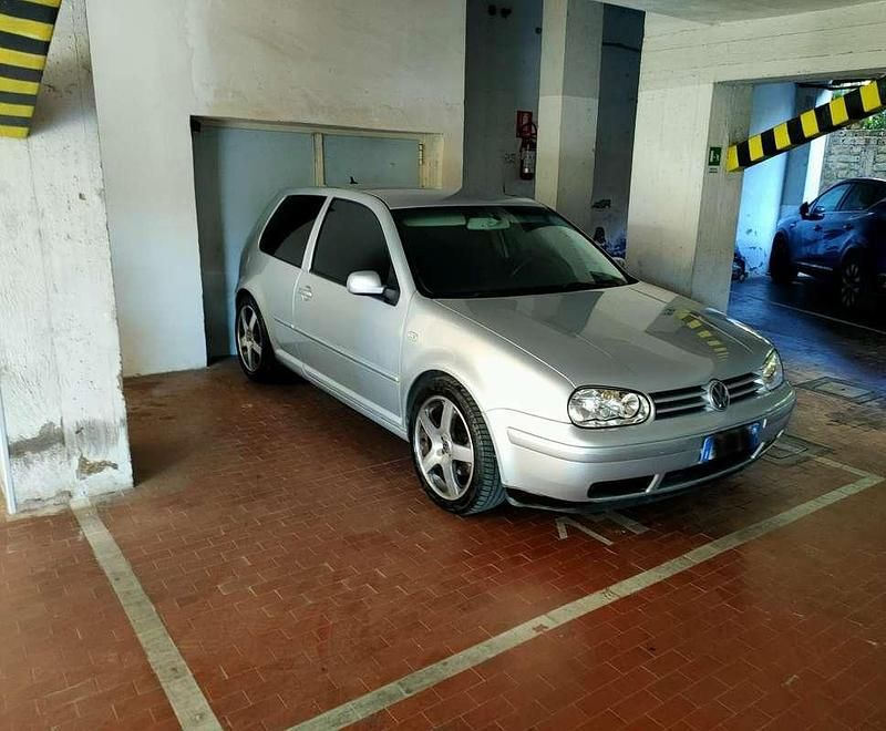 Usata VW Golf GTI 150 CV (110 kW) 2001 Grigio Berlina