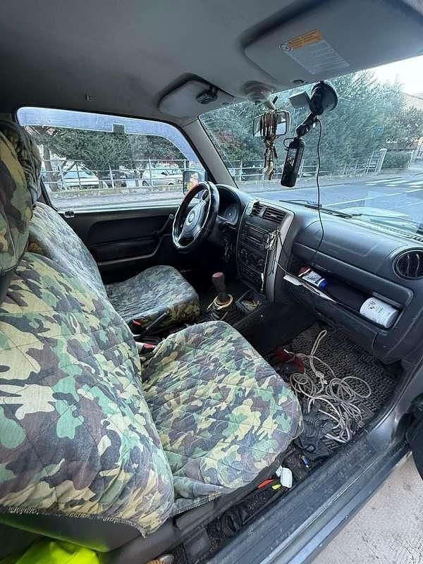 Second-hand Suzuki Jimny 86 CP (63 kW) 2008 Gri SUV