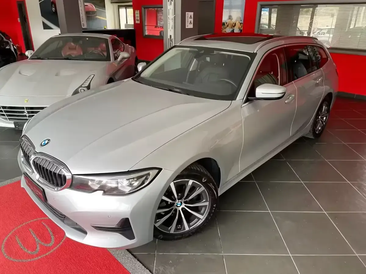 Usado BMW 318 Sport Line 149 CV (109 kW) 2021 Plateado Familiar