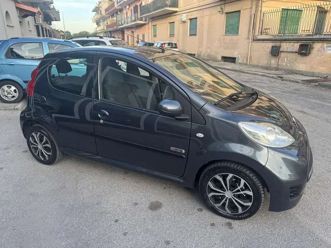 Usata Peugeot 107 68 CV (50 kW) 2007 Utilitaria
