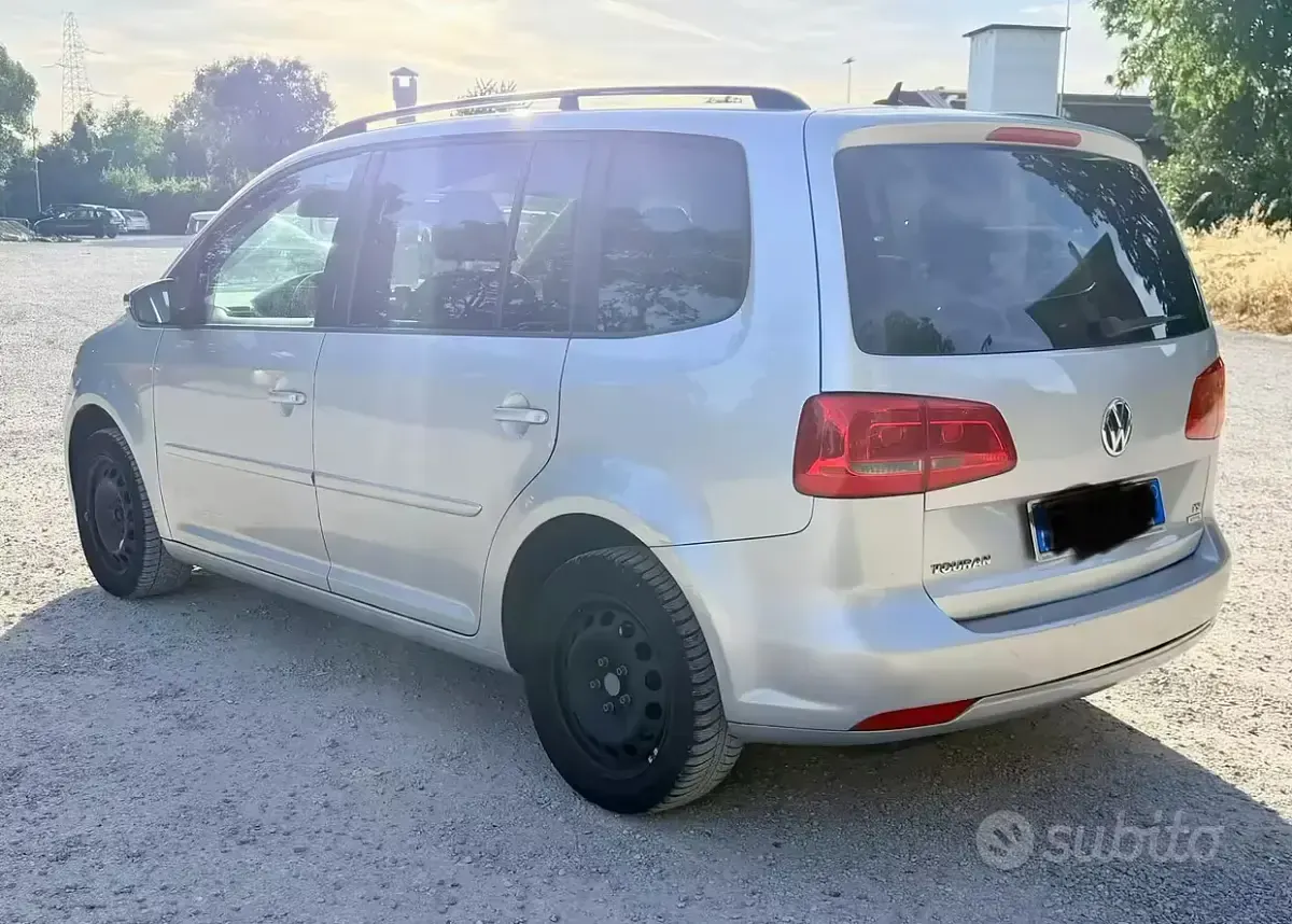Usata VW Touran 150 CV (110 kW) 2011 Grigio Monovolume