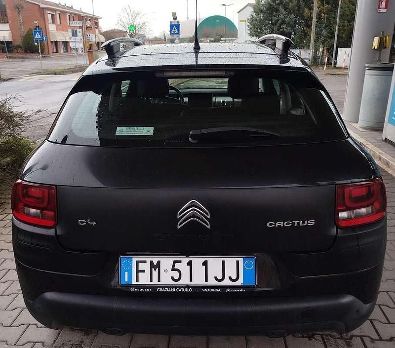 Usata Citroën C4 Shine 99 CV (72 kW) 2018 Nero SUV