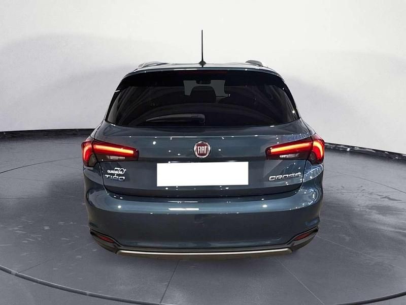 Usata Fiat Tipo Cross 101 CV (74 kW) 2021 Blu/azzurro Utilitaria