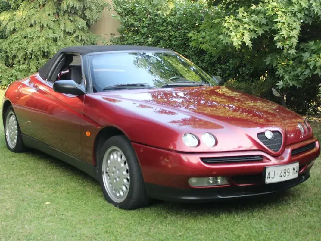 Usata Alfa Romeo Spider 150 CV (110 kW) 1996 Rosso Cabrio