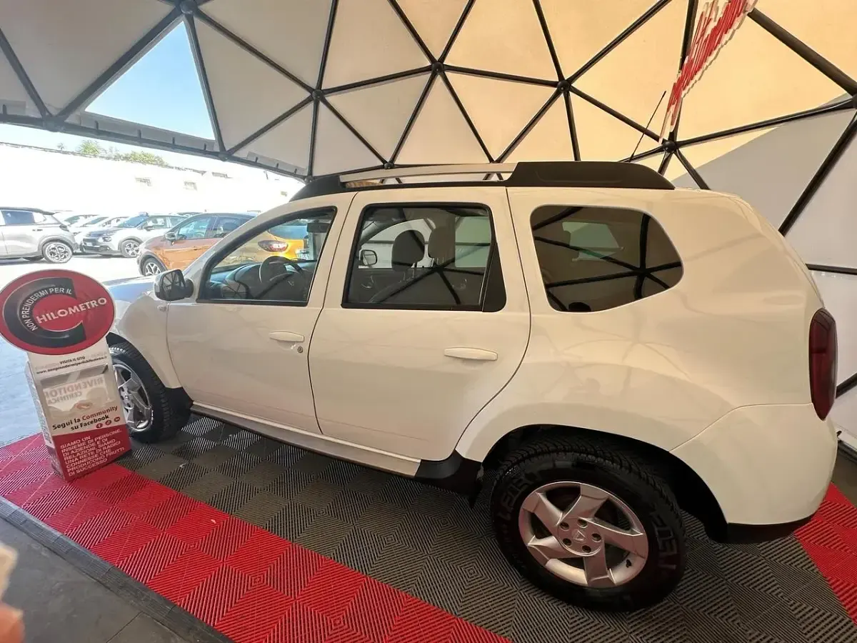 Usata Dacia Duster Lauréate 107 CV (78 kW) 2012 Bianco SUV