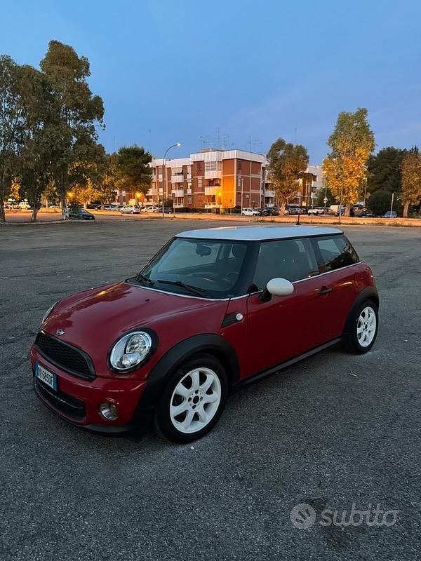 Usata Mini Cooper D 109 CV (80 kW) 2009 Utilitaria