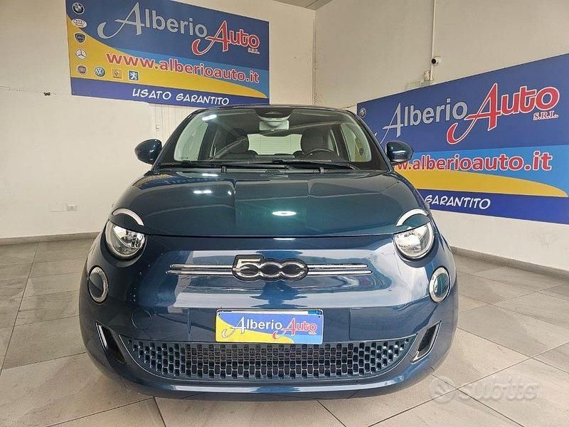 Usata Fiat 500e Icon 86 kW (118 CV) 2022 Blu Berlina