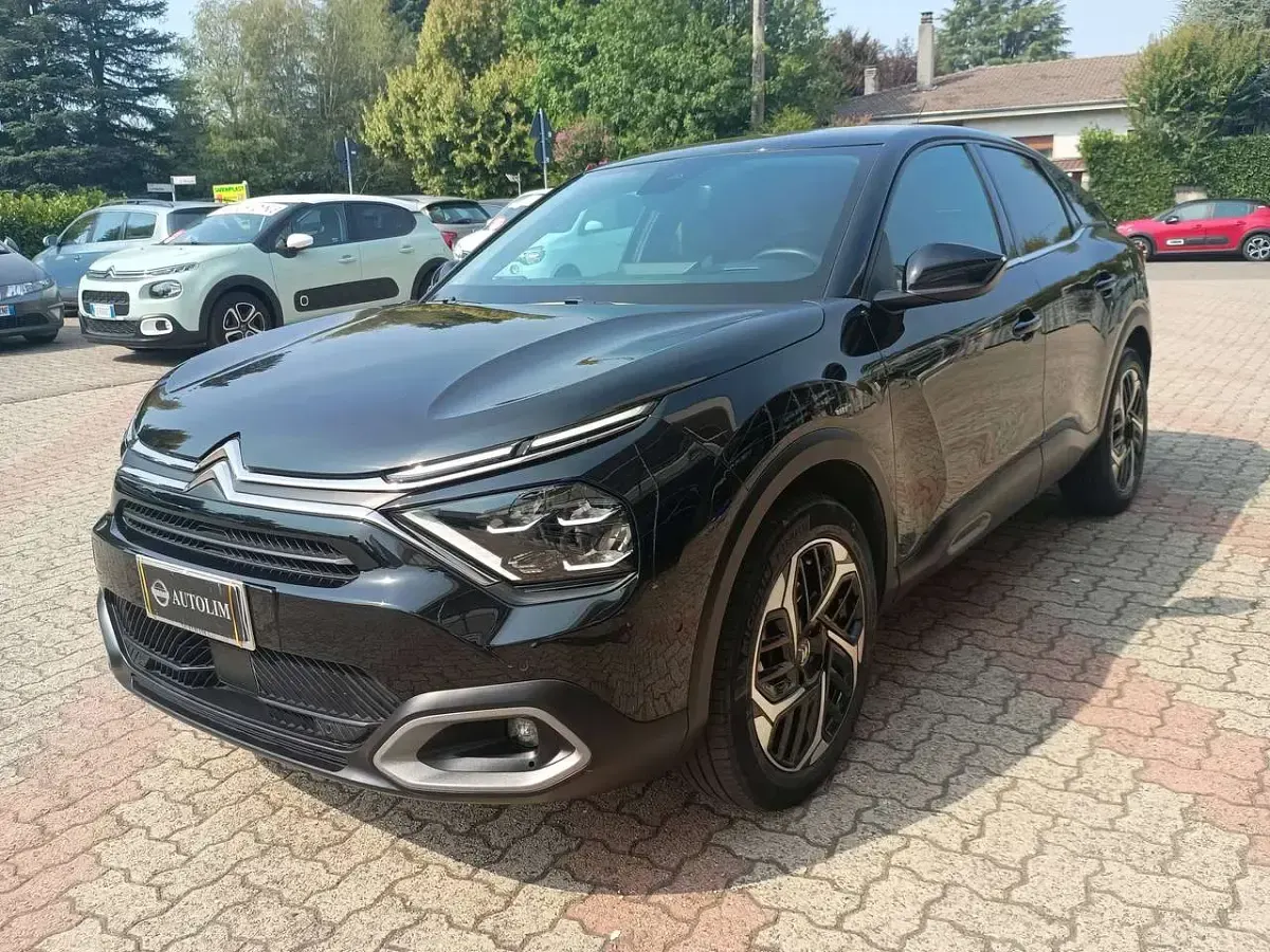 Usata Citroën C4 PureTech 131 CV (96 kW) 2022 Black pearl / metallizzato Berlina