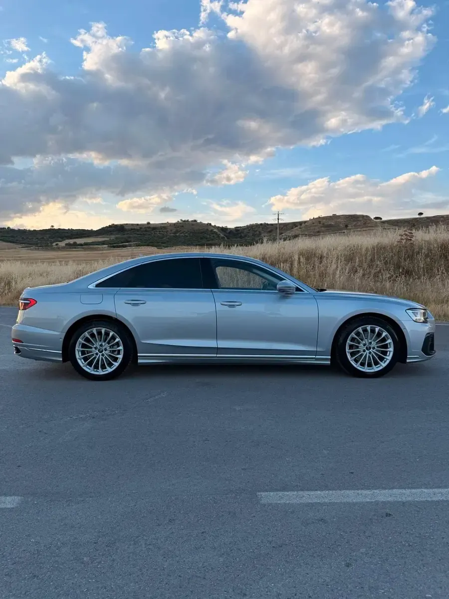 Usata Audi A8L Design 285 CV (209 kW) 2024 Argento Berlina