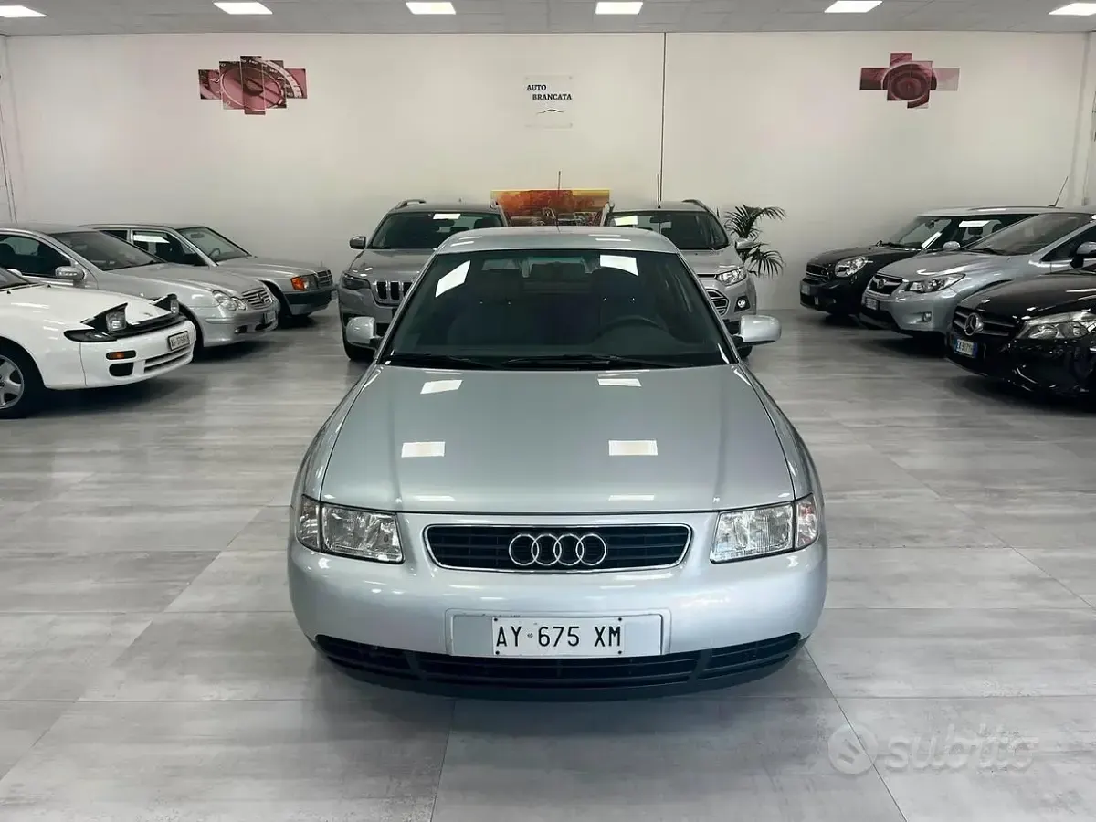 Usata Audi A3 Ambiente 125 CV (91 kW) 1998 Grigio Utilitaria