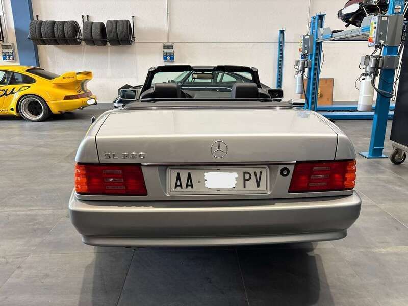 Usata Mercedes SL320 231 CV (169 kW) 1994 Grigio Cabrio