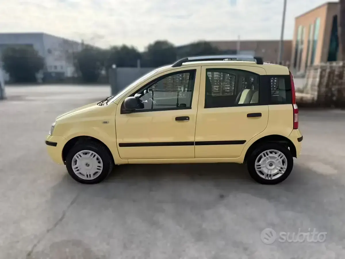Usata Fiat Panda 69 CV (50 kW) 2012 Giallo Utilitaria