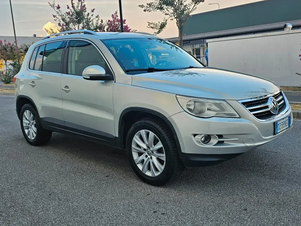Usata VW Tiguan Sportline 140 CV (102 kW) 2009 Argento SUV