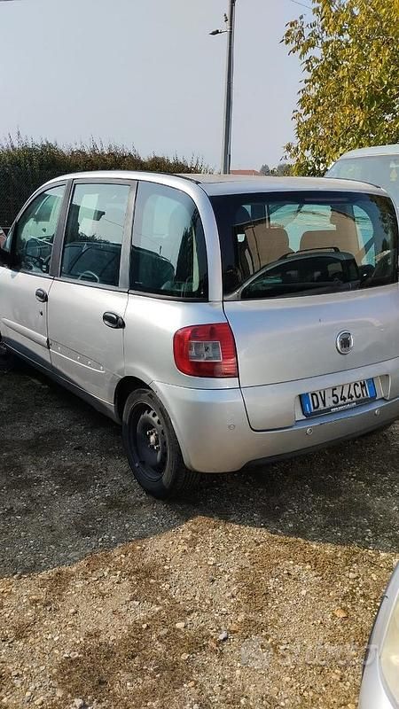 Usata Fiat Multipla 104 CV (76 kW) 2009 Grigio Monovolume