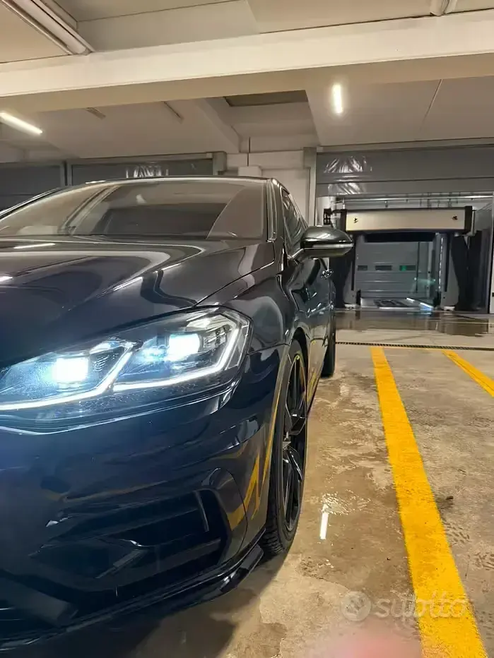 Usata VW Golf VIII R 300 CV (220 kW) 2023 Nero Berlina