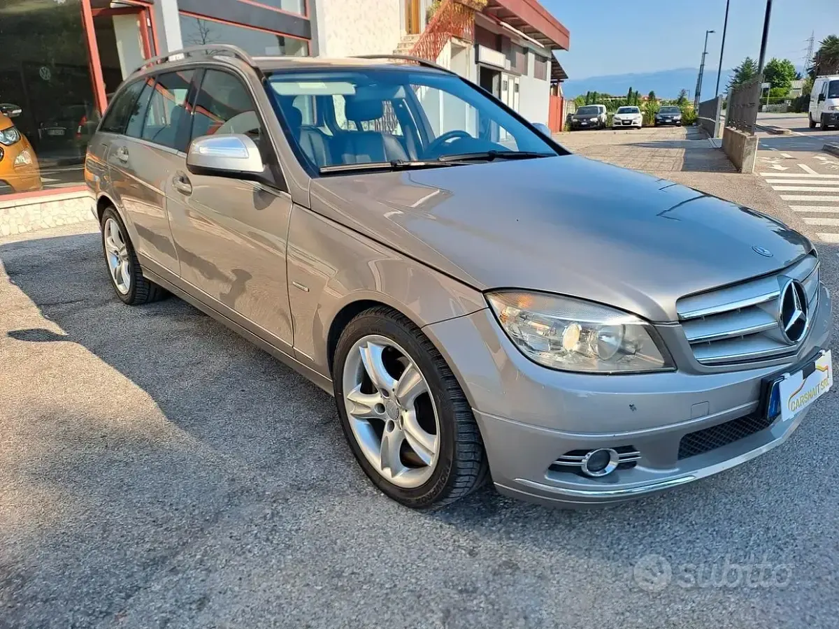 Usata Mercedes C220 170 CV (125 kW) 2008 Marrone Station wagon