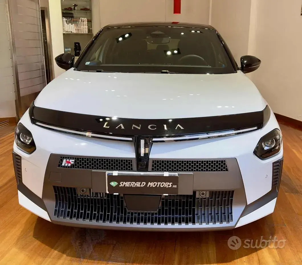 Usata Lancia Ypsilon 101 CV (74 kW) 2025 Bianco Utilitaria