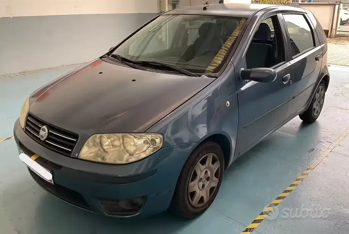 Usata Fiat Punto Dynamic 69 CV (50 kW) 2005 Utilitaria