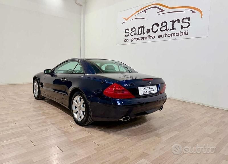 Usata Mercedes SL500 306 CV (225 kW) 2002 Blu Cabrio