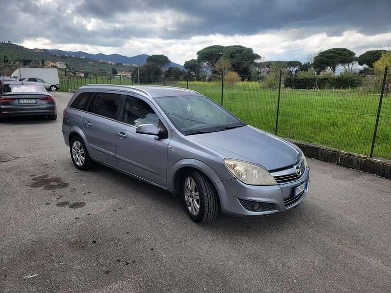 Usata Opel Astra Enjoy 110 CV (80 kW) 2009 Argento Station wagon