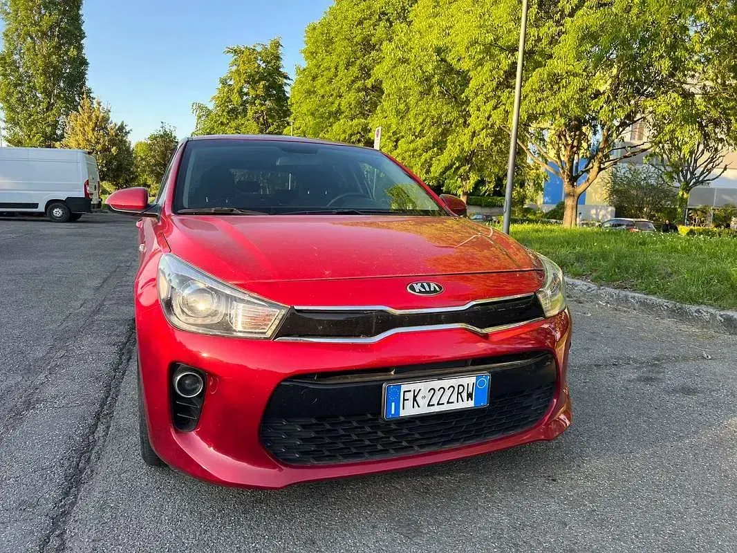 Usata Kia Rio Active 77 CV (56 kW) 2017 Berlina