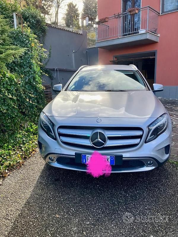 Grigio Usata 2014 Mercedes GLA200 SUV | 15.000 € (Buon prezzo) - Immagine 1/4