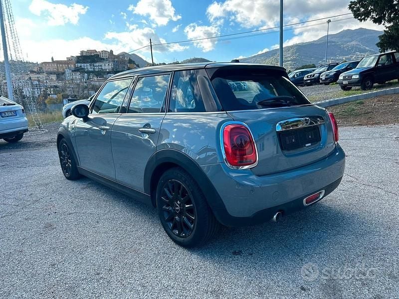 Usata Mini Cooper D Business 116 CV (85 kW) 2015 Grigio Utilitaria
