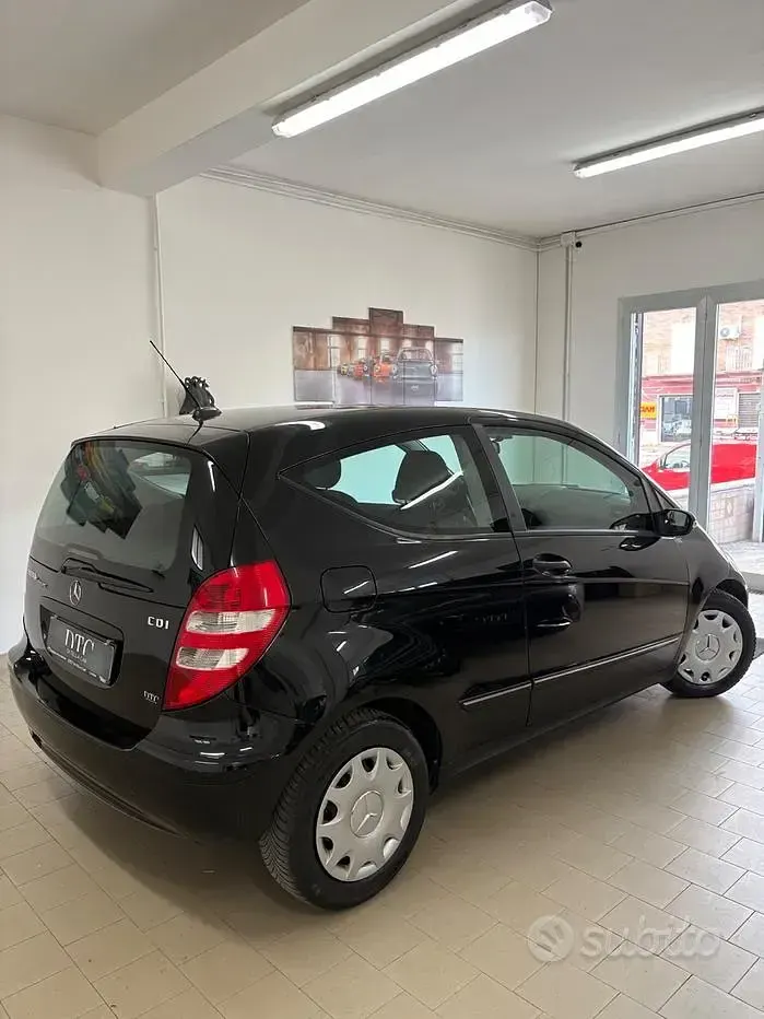 Usata Mercedes A180 Elegance 109 CV (80 kW) 2007 Nero Berlina