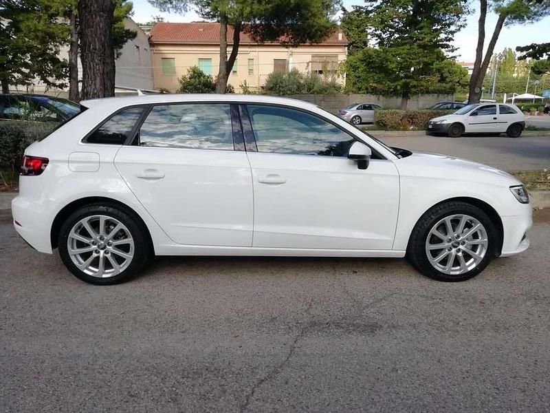 Usata Audi A3 Design 110 CV (80 kW) 2016 Berlina