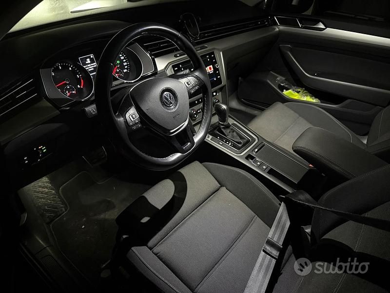 Usata VW Passat 2018 Blu Berlina