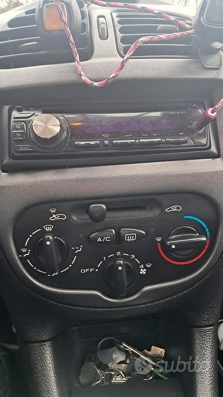 Usata Peugeot 206 2004 Bianco Berlina