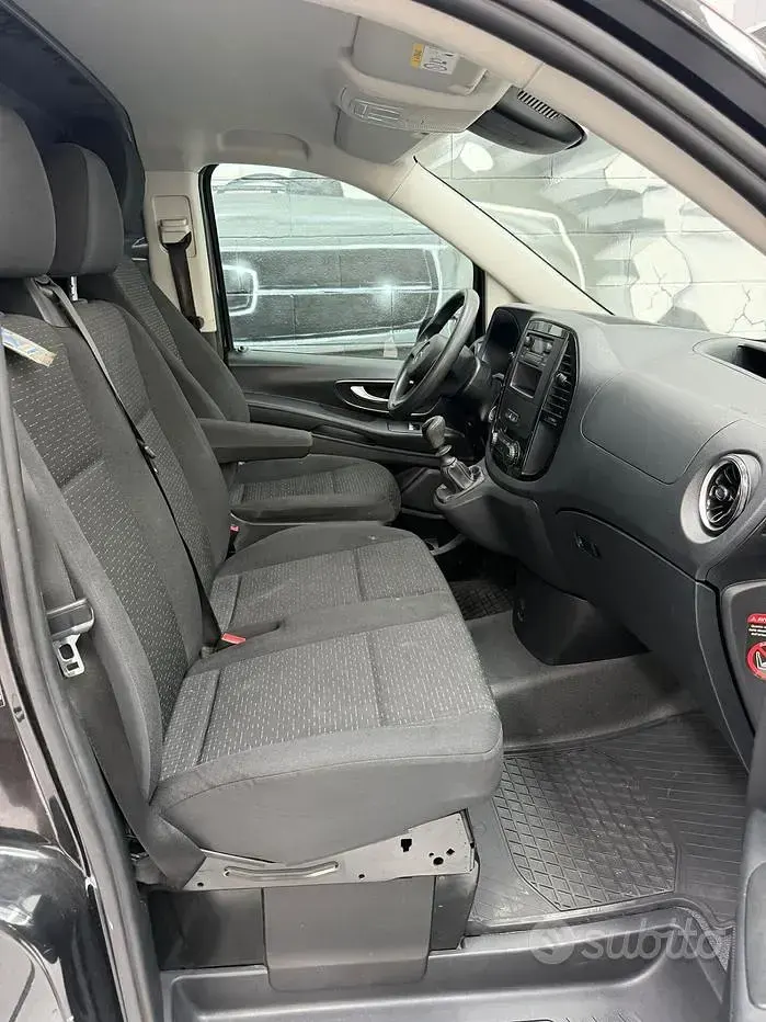 Usata Mercedes Vito 102 CV (75 kW) 2022 Nero Furgone