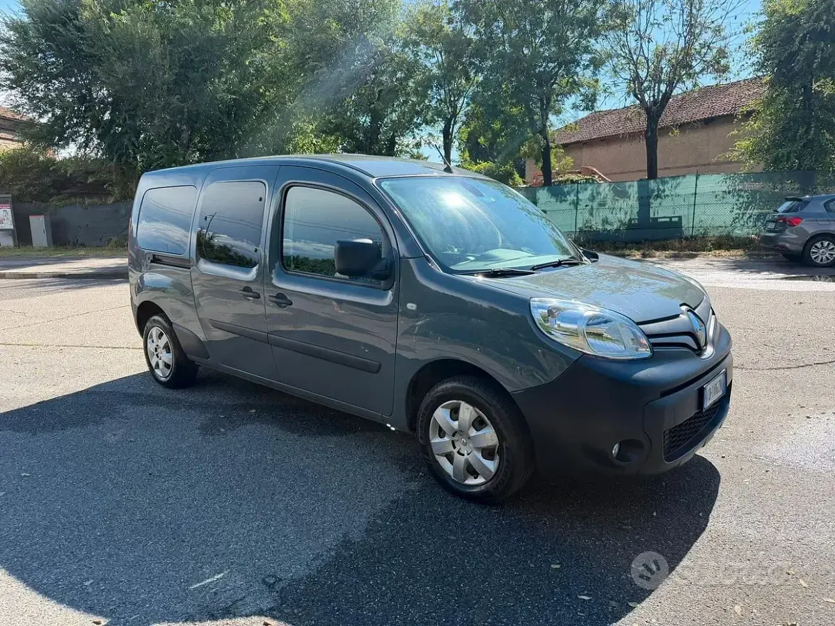 Usata Renault Kangoo 95 CV (69 kW) 2020 Grigio Monovolume