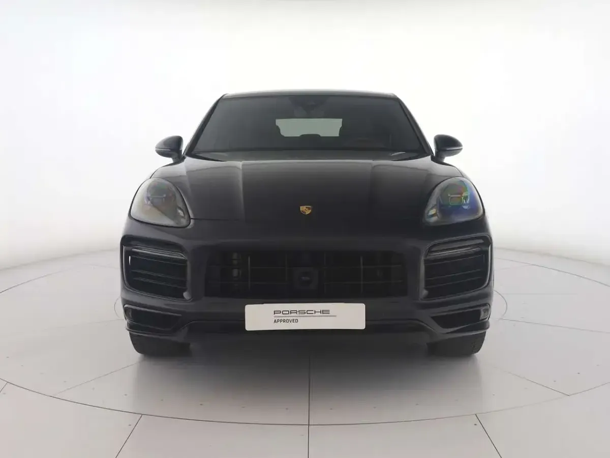 Usata Porsche Cayenne 462 CV (339 kW) 2023 Blu moonlight metallizzato SUV