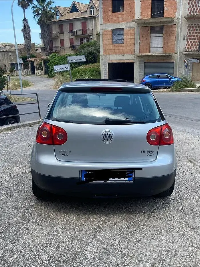 Usata VW Golf V 105 CV (77 kW) 2006 Grigio Utilitaria