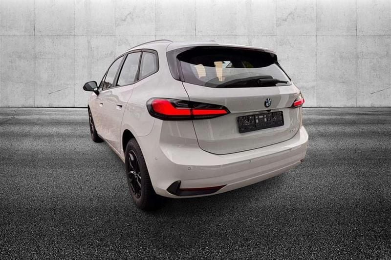 Usata BMW 218 Active Tourer Performance 136 CV (100 kW) 2023 Bianco Monovolume
